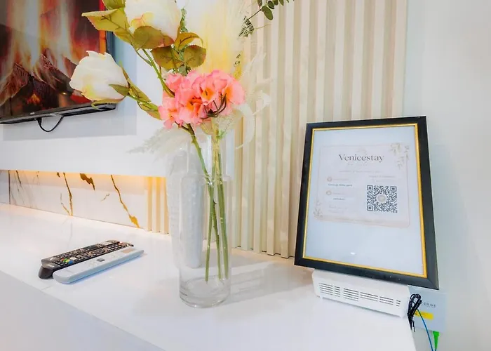 Chic Hotel-style Fast Wifi & Netflix *