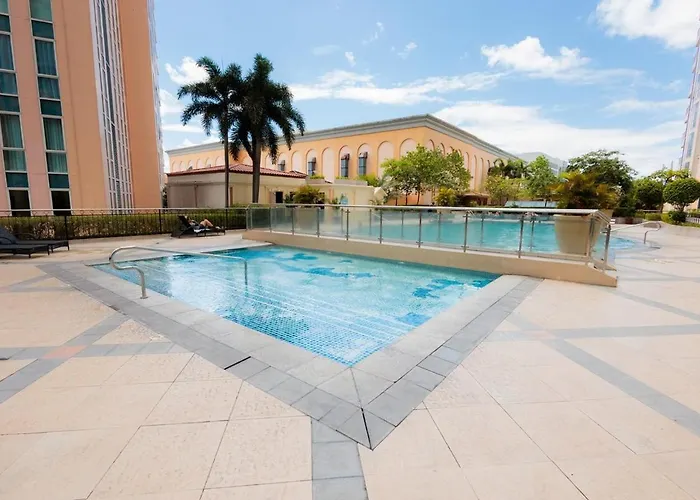 Chic Hotel-style Fast Wifi & Netflix Apartment Manila