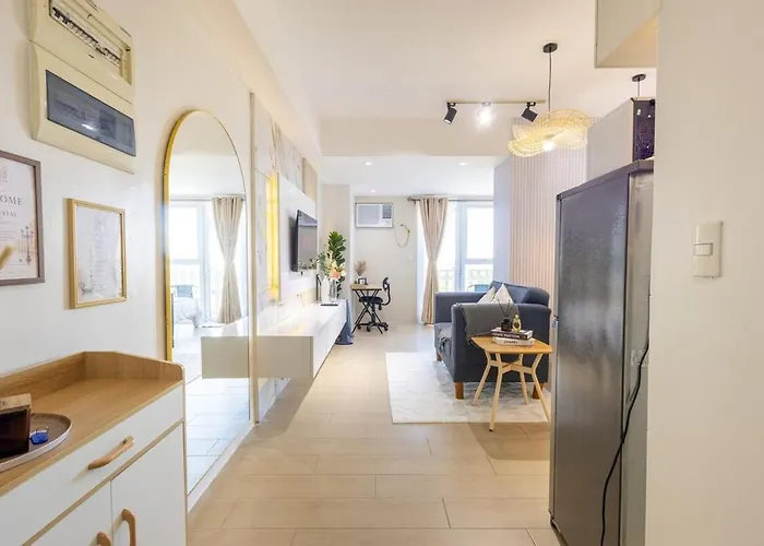 Chic Hotel-style Fast Wifi & Netflix Apartment *