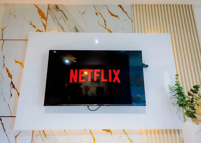 Chic Hotel-style Fast Wifi & Netflix