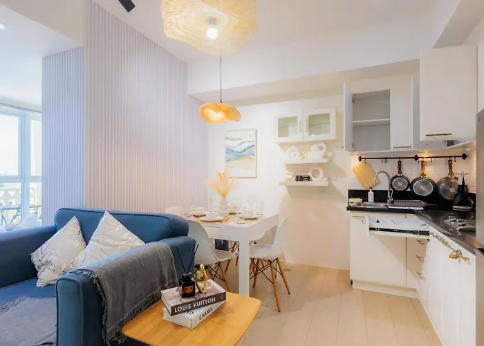 Chic Hotel-style Fast Wifi & Netflix Manila